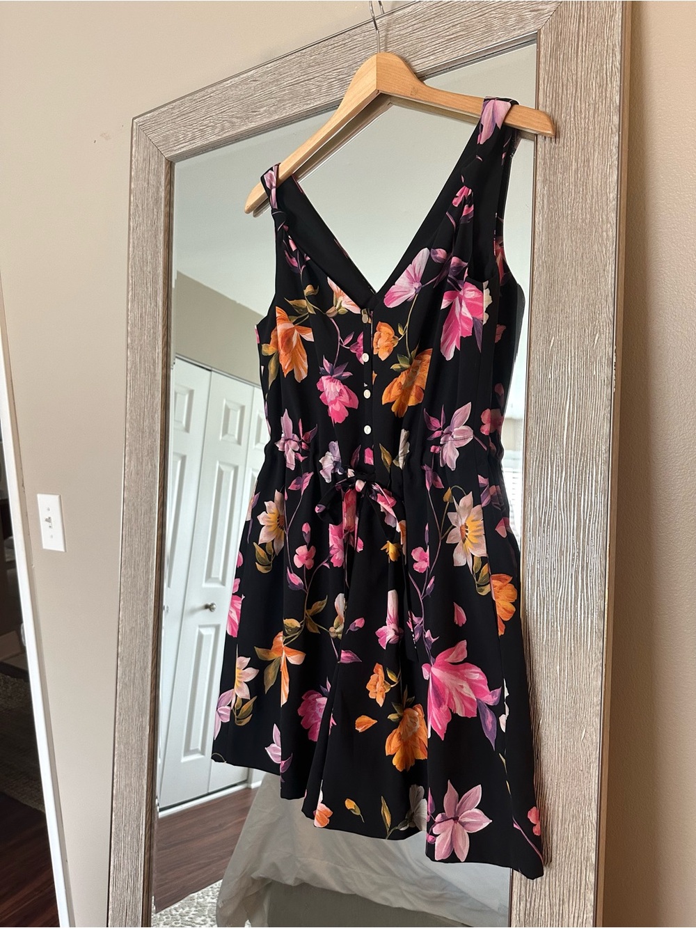 Ted Baker Black Floral Sleeveless V-Neck Button Down Romper Size 1 Small
